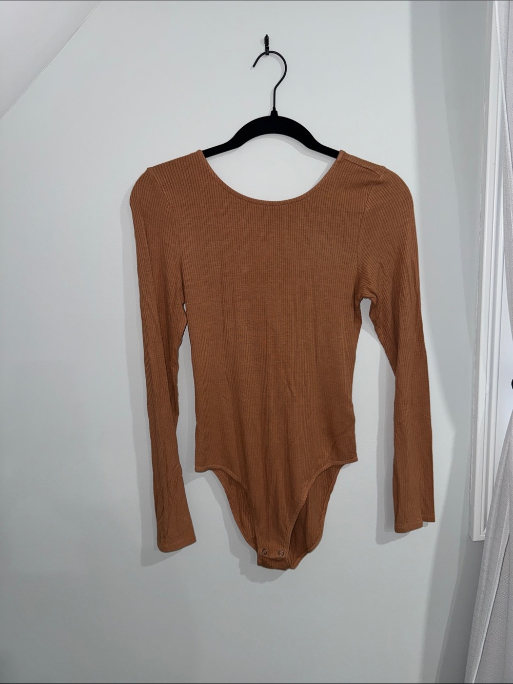 American Eagle Outfitters Ribbed Long-Sleeve Bodysuit in Camel Brown